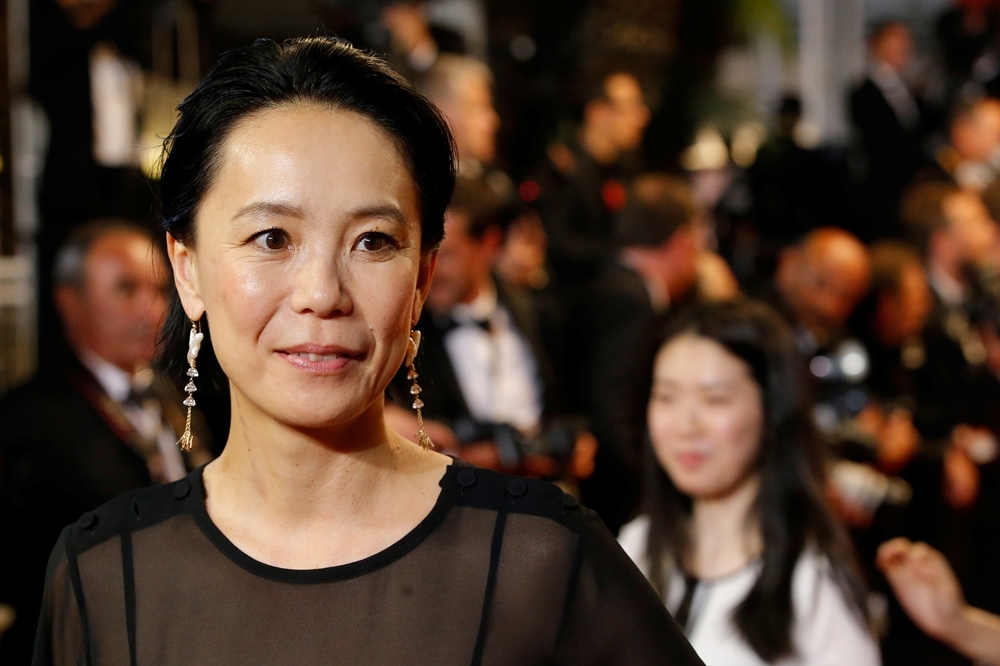 日本著名女性艺人被爆出轨,日本女星被曝出轨导演