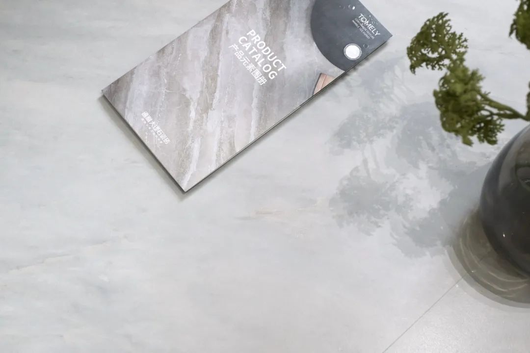 探寻“无垠石境”：透过逆势升级的展厅，读懂一个品牌