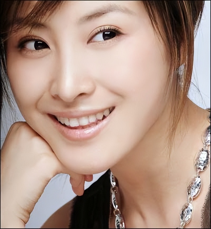 洗完澡脸上起红疙瘩痒是怎么回事,洗完澡之后全身痒一条一条的疙瘩