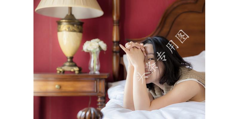 56岁阿姨：我爸和继母恩爱50年，继母去世，我才知道一切都是假象