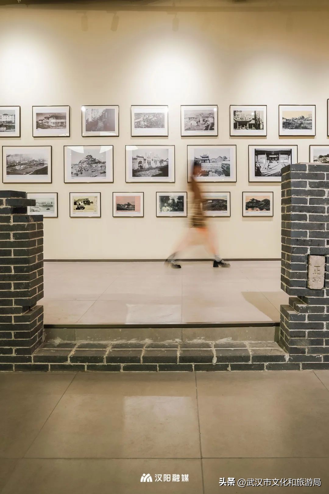 钟家村地铁站墙画,武汉钟家村墙画