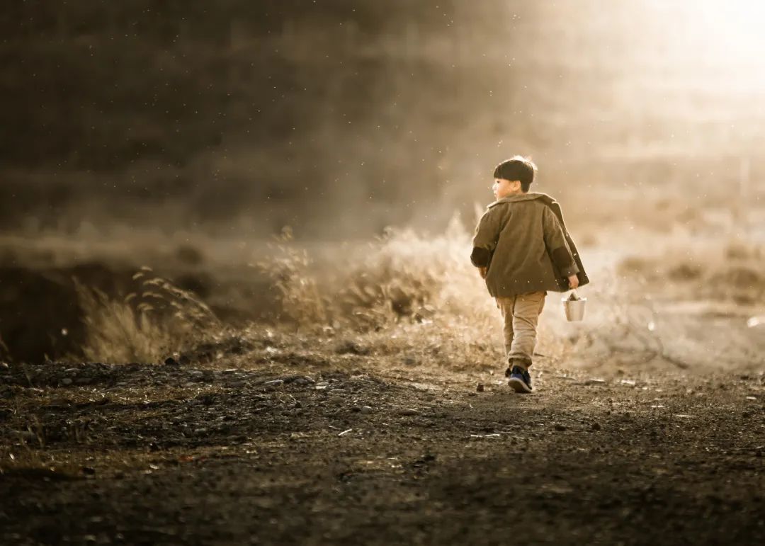 处于青春期的孩子应该怎样教育,家长对青春期孩子的教育方式