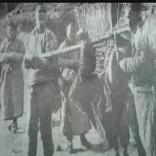 30张老照片:女子依洋人怀,*片鸦**烟枪手中持,白日梦中沉醉