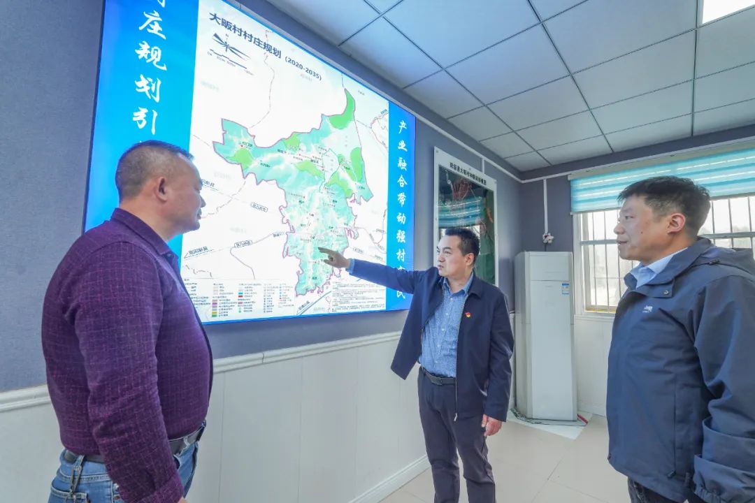 丁继华：第一书记要有“第一担当”