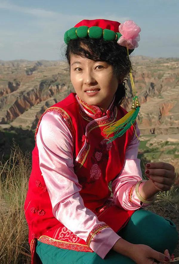 五十六个民族服饰一览图,五十六个民族服饰傈僳族