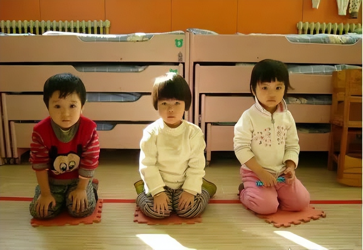 日本西巢鸭弃婴事件：母亲私奔，4孩子被遗弃，1岁多女儿不幸去世