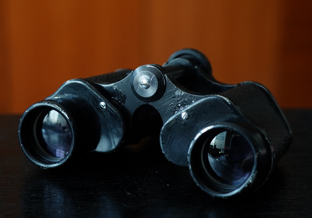 收藏了30年的望远镜,二战时期的军用高倍望远镜