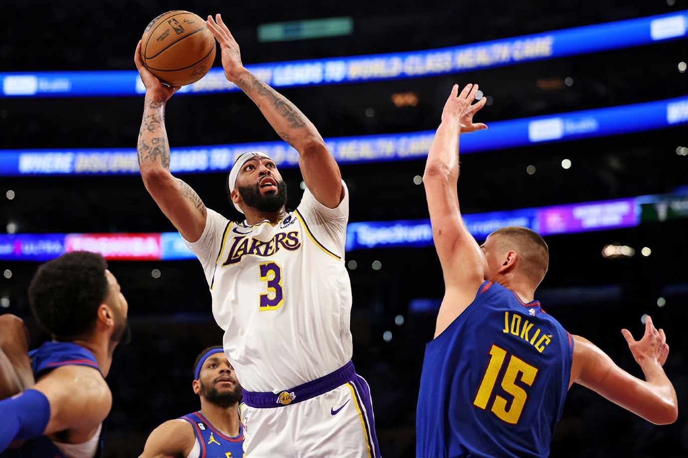 湖人球迷提前离场大逆转鹈鹕,湖人球迷提前离场