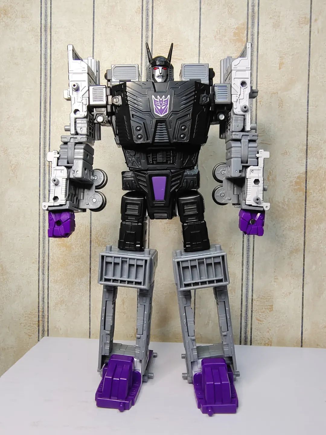 合体嘛，不寒碜——传世指挥官级汽车大师开箱测评