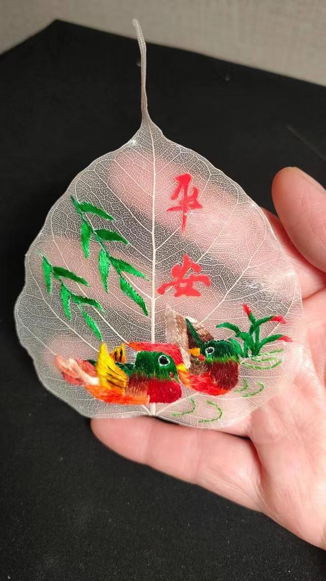 2013年贵州女子1片树叶卖到7000元,36岁贵州女子利用树叶年赚百万