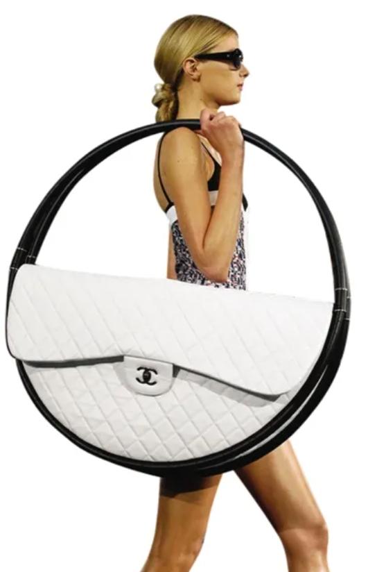 奢侈大牌推出大葱包、黄瓜包？！网友吐槽：蘸酱吃咱能炫几个…