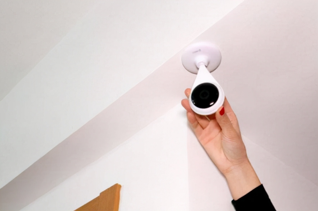 浙江女子家中摄像头被遥控,被陌生人看个精光,怎么做的?