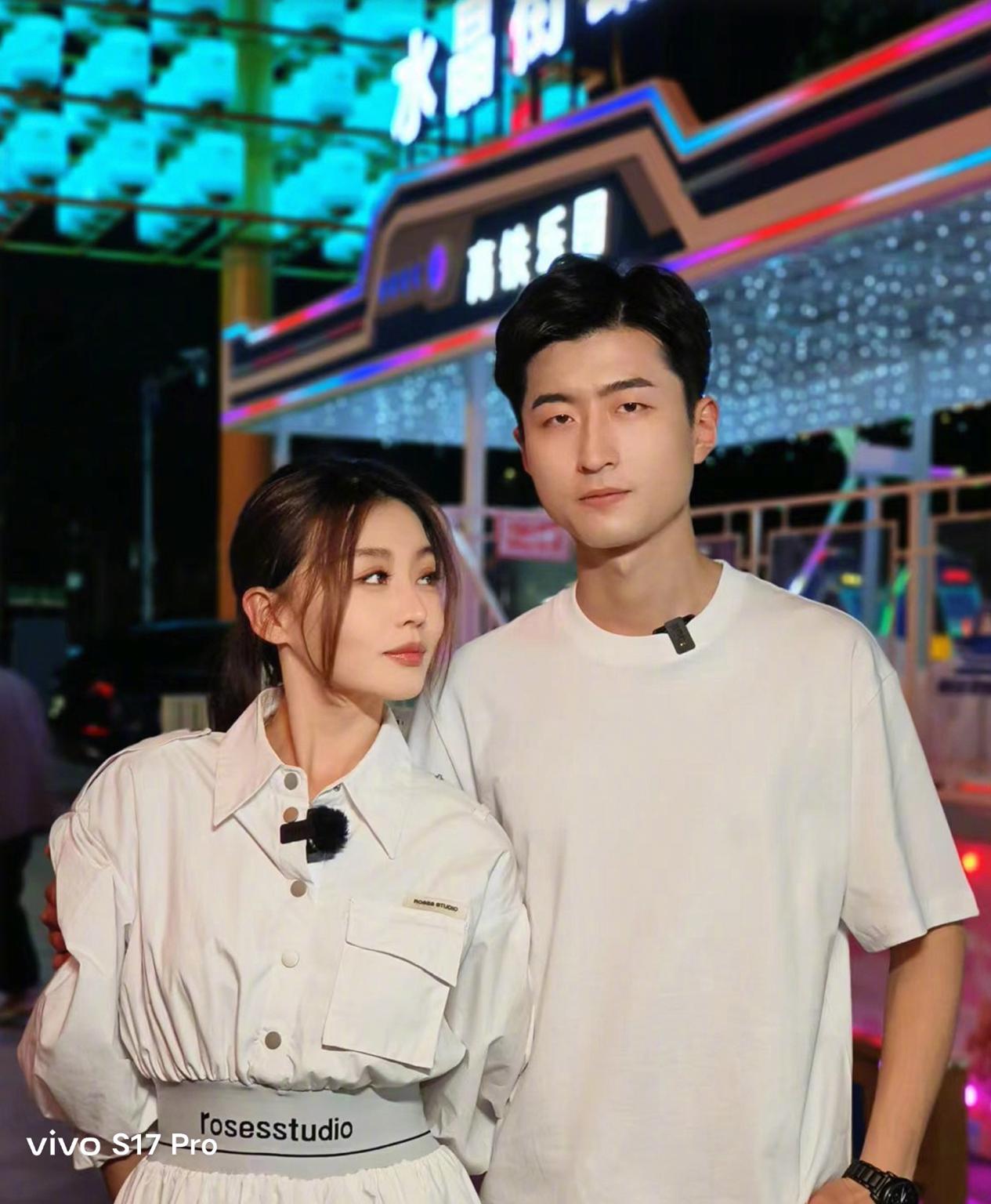 如何拍月亮拍出高级感vivos17,vivos17拍夜景怎么拍好看