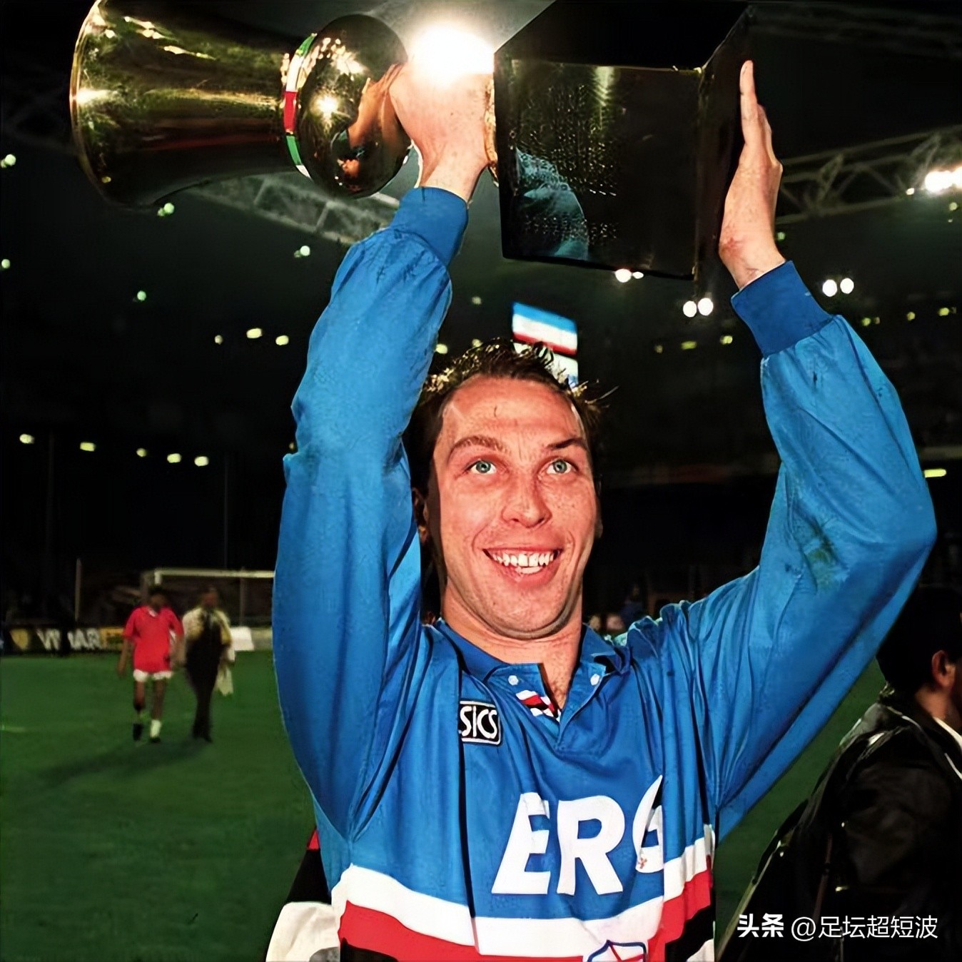 意甲致敬黄健翔,回顾当年火爆的意甲联赛