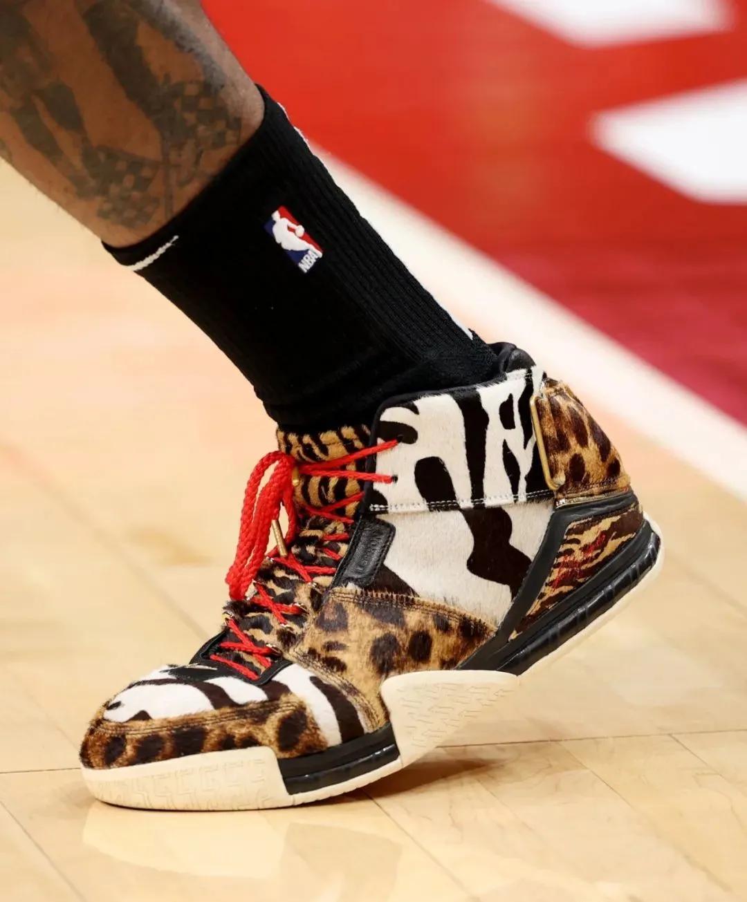 塔克今日上脚球鞋,nba球星鞋王塔克在哪支球队