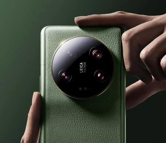 运用光学影像*击狙**苹果算法摄影，这款国产旗舰在海外爆红了！