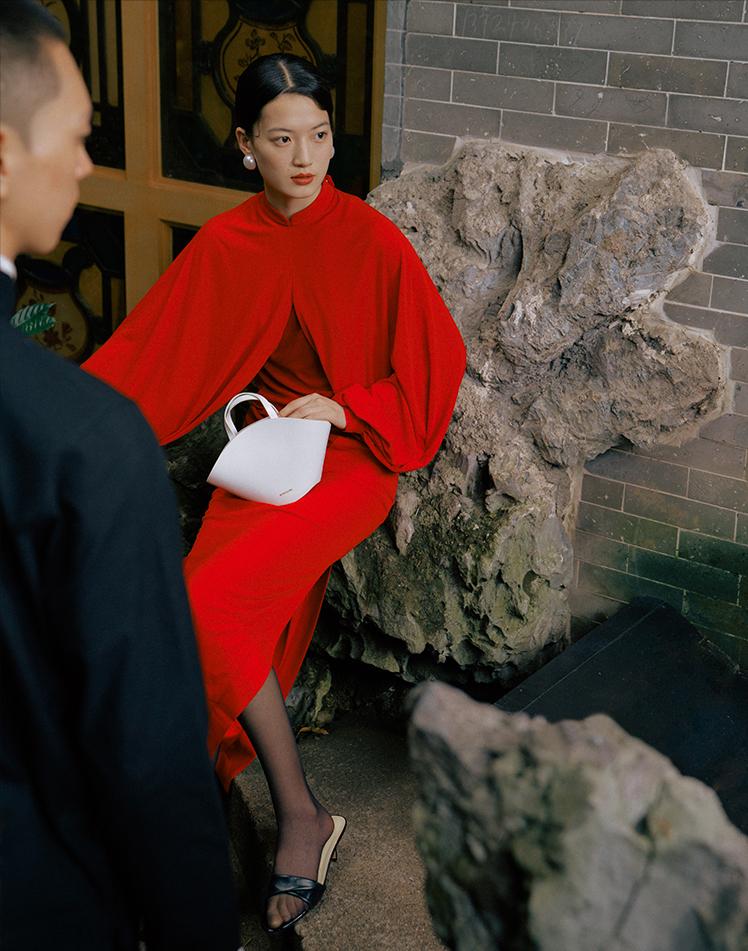 适合40岁女人背的包包品牌排行榜,40岁女人背什么款式的包包洋气