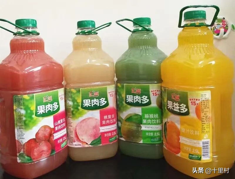 摆摊卖饮料赚钱成本又低又简便,过年摆摊卖饮料好卖又赚钱