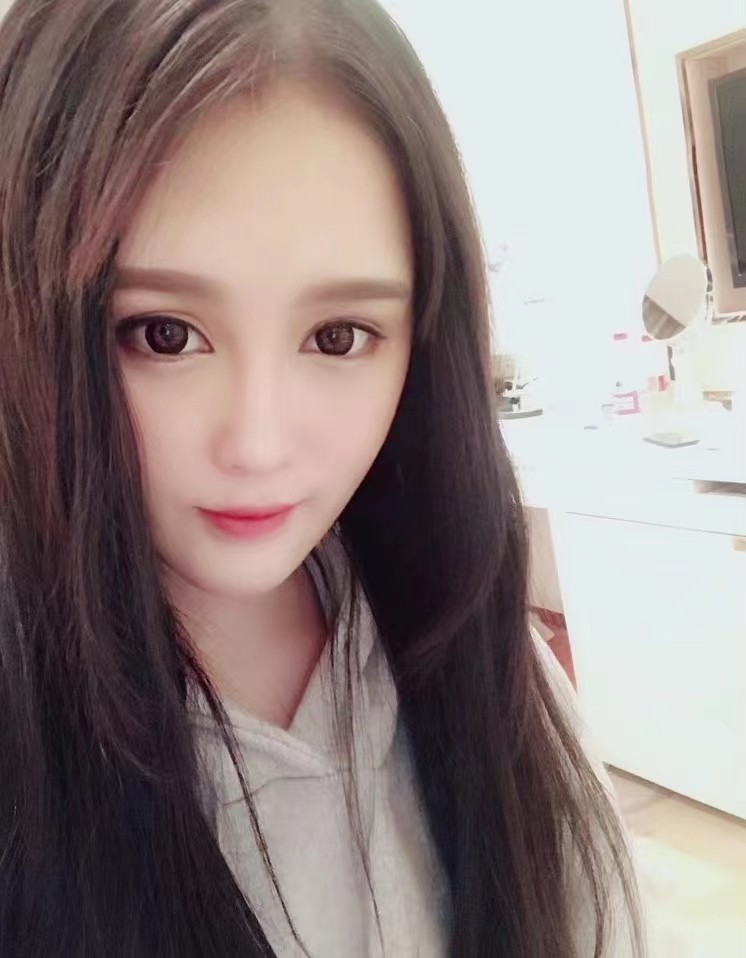 赵本山女儿晒结婚证件照,赵本山女儿晒结婚照