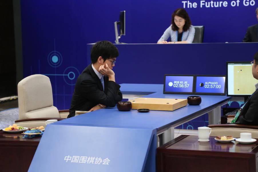 电脑下象棋,人和电脑下象棋哪个厉害