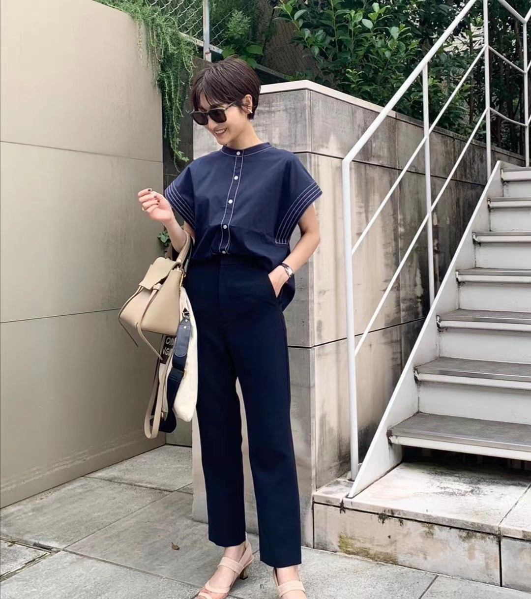 简单易打理的露耳短发型女,最新齐耳短发洋气减龄