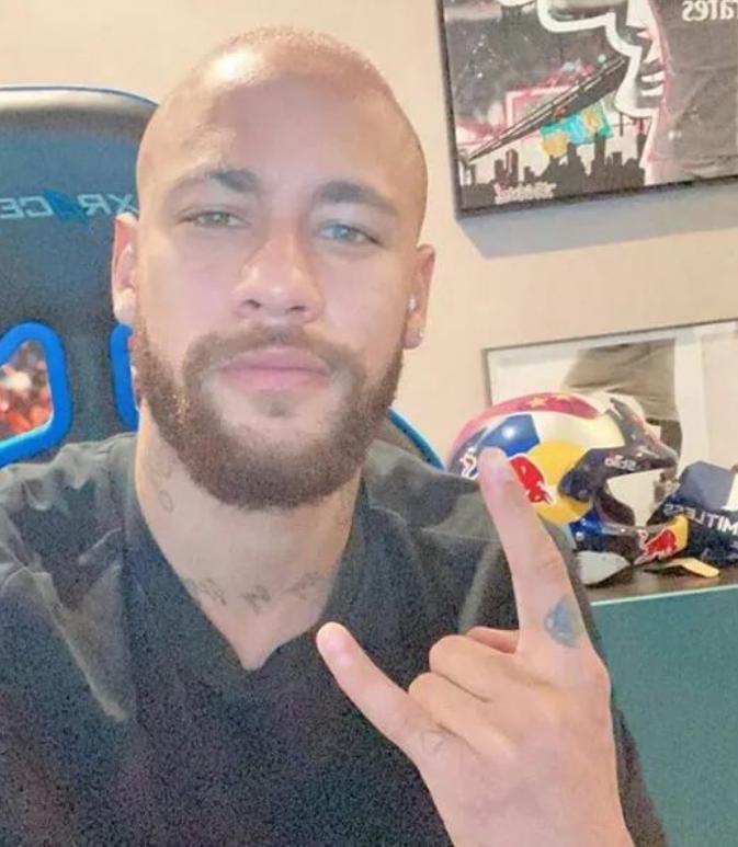 内马尔被足球耽误的电竞选手,内马尔被足球耽误的时尚