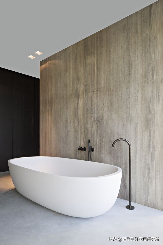 小卫生间安装浴缸,卫生间浴缸安装