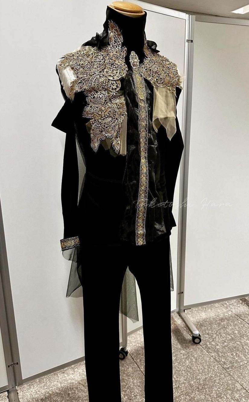 羽生结弦考斯滕黑金图片,羽生结弦黑金考斯滕哪场比赛