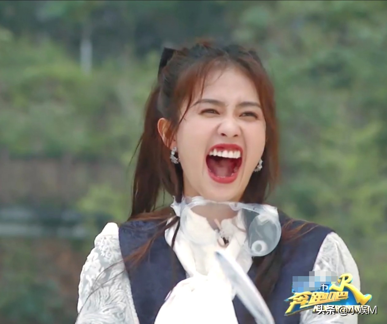 游戏无聊，嘉宾“花里胡哨”挽救，撕名牌也变得不精彩了