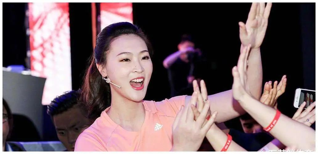 8位退役运动员今昔对比,有人成商业大佬,有人成搞笑博主