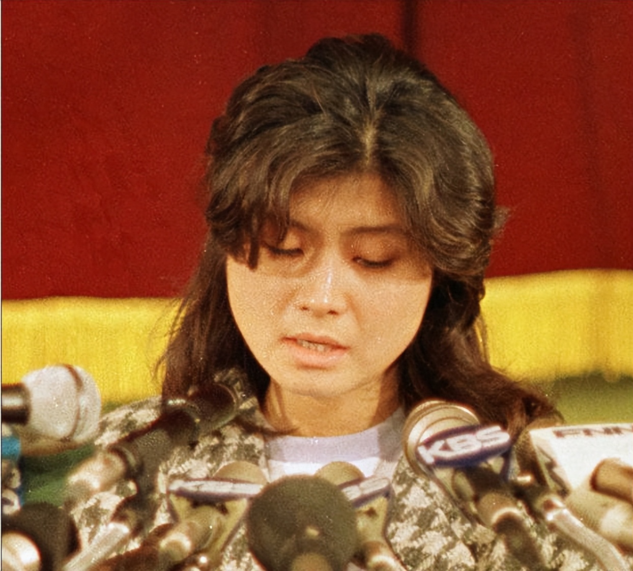 1987年女特工炸毁客机,韩国女间谍炸飞机事件