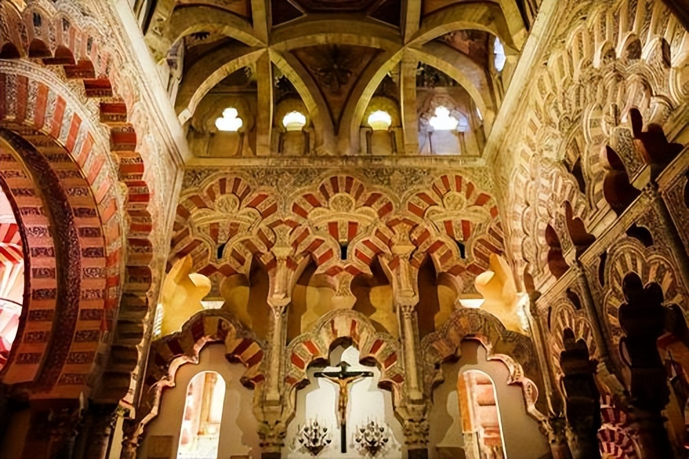 西班牙风格建筑,西班牙建筑属于什么风格