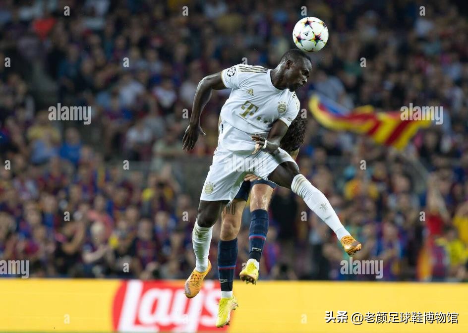 曼联英格兰队双料队长代言，最先将碳板植入足球鞋的品牌是它