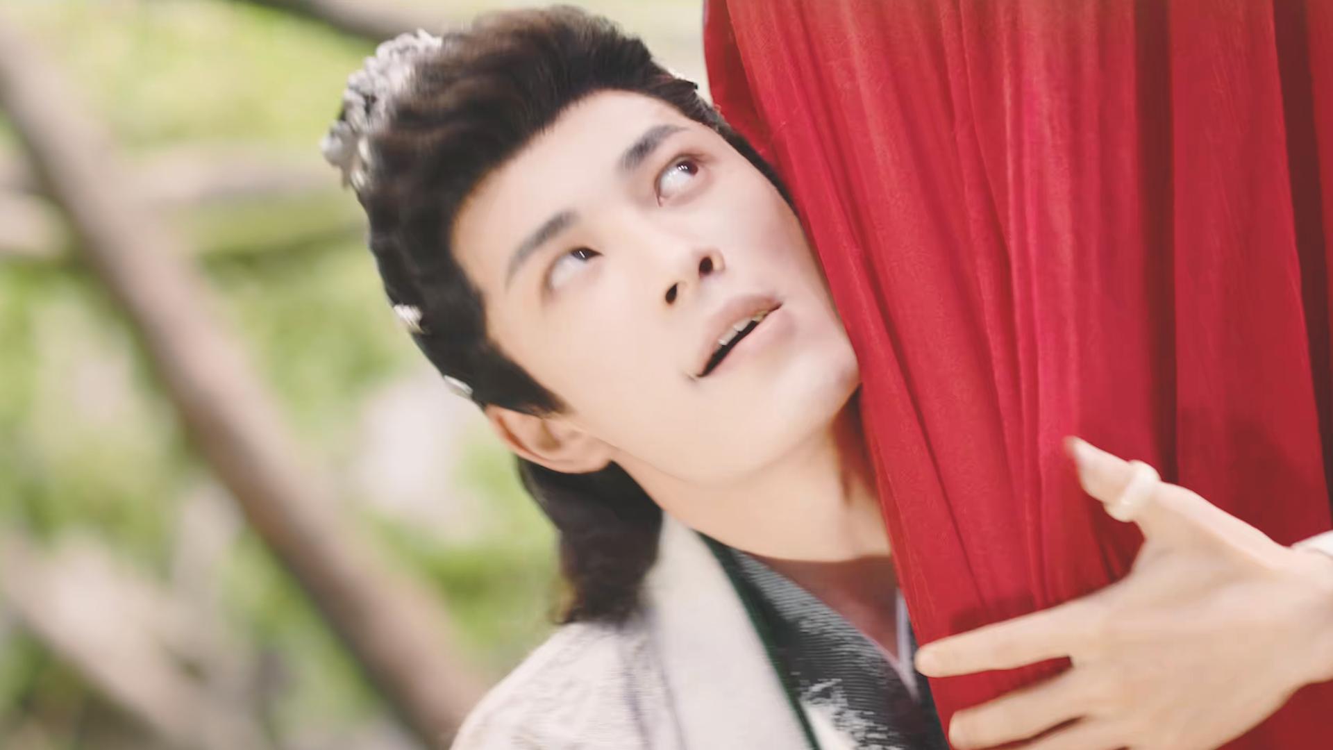 城主大人1：女子被迫穿男装当皇帝，成年后还被妃子追着要同房！