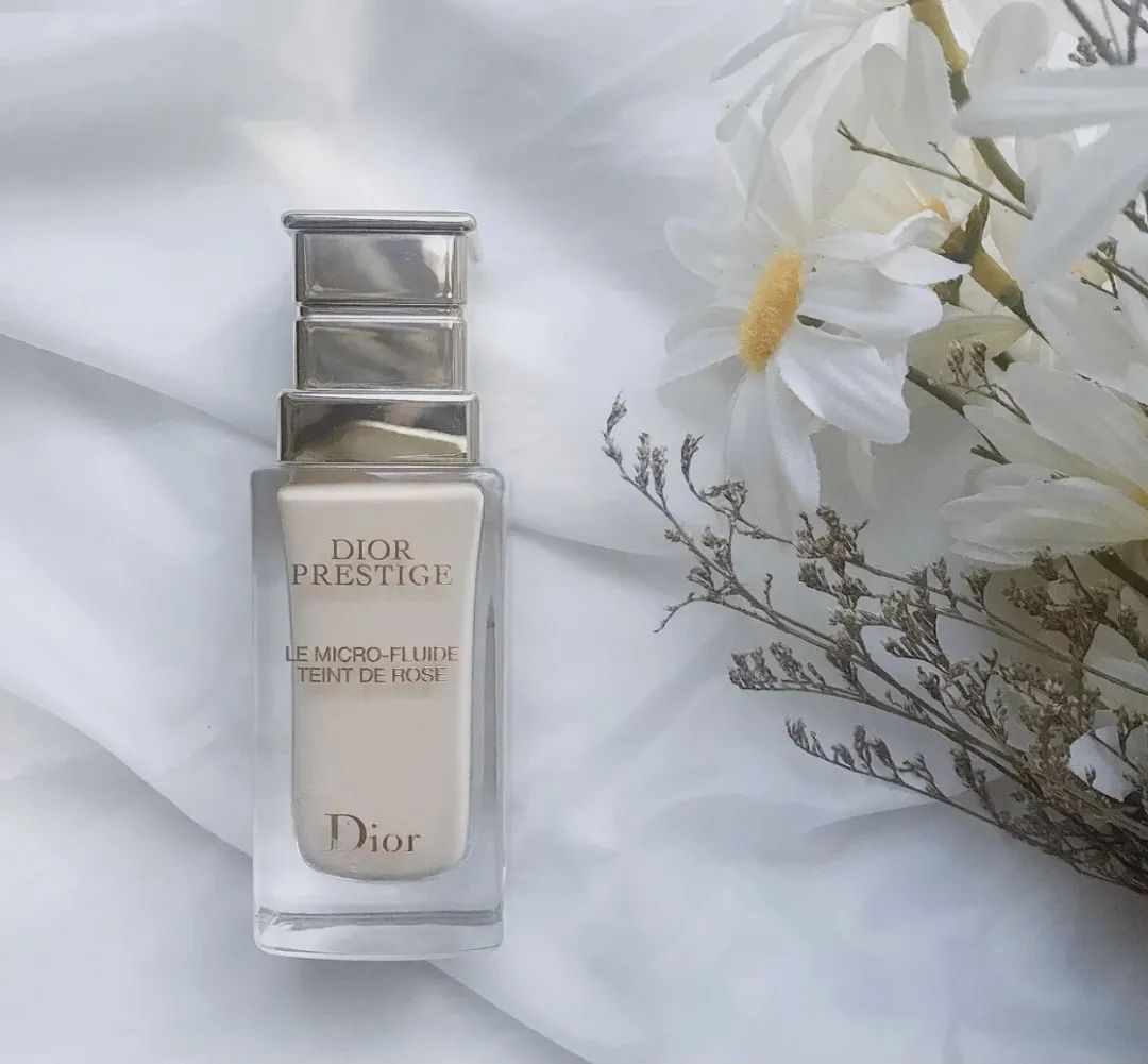 干皮粉底液性价比高的推荐一款,适合瑕疵干皮的贵妇粉底液