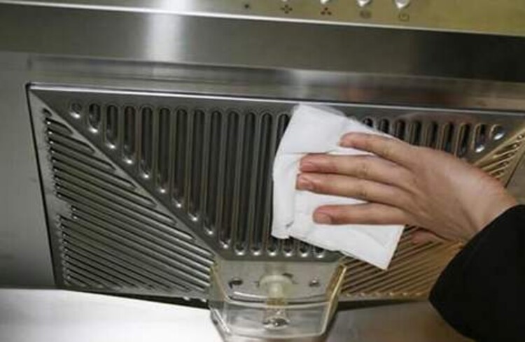 油烟机收集的废油大家怎么处理的,油烟机里的废油怎么处理可以浇花