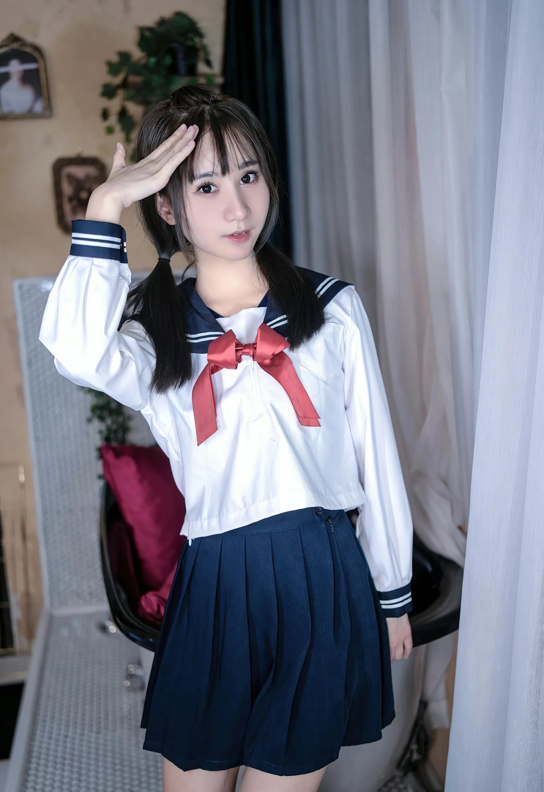 一边是学姐一边是学妹该选哪个呀,学姐还是学妹更适合做女朋友