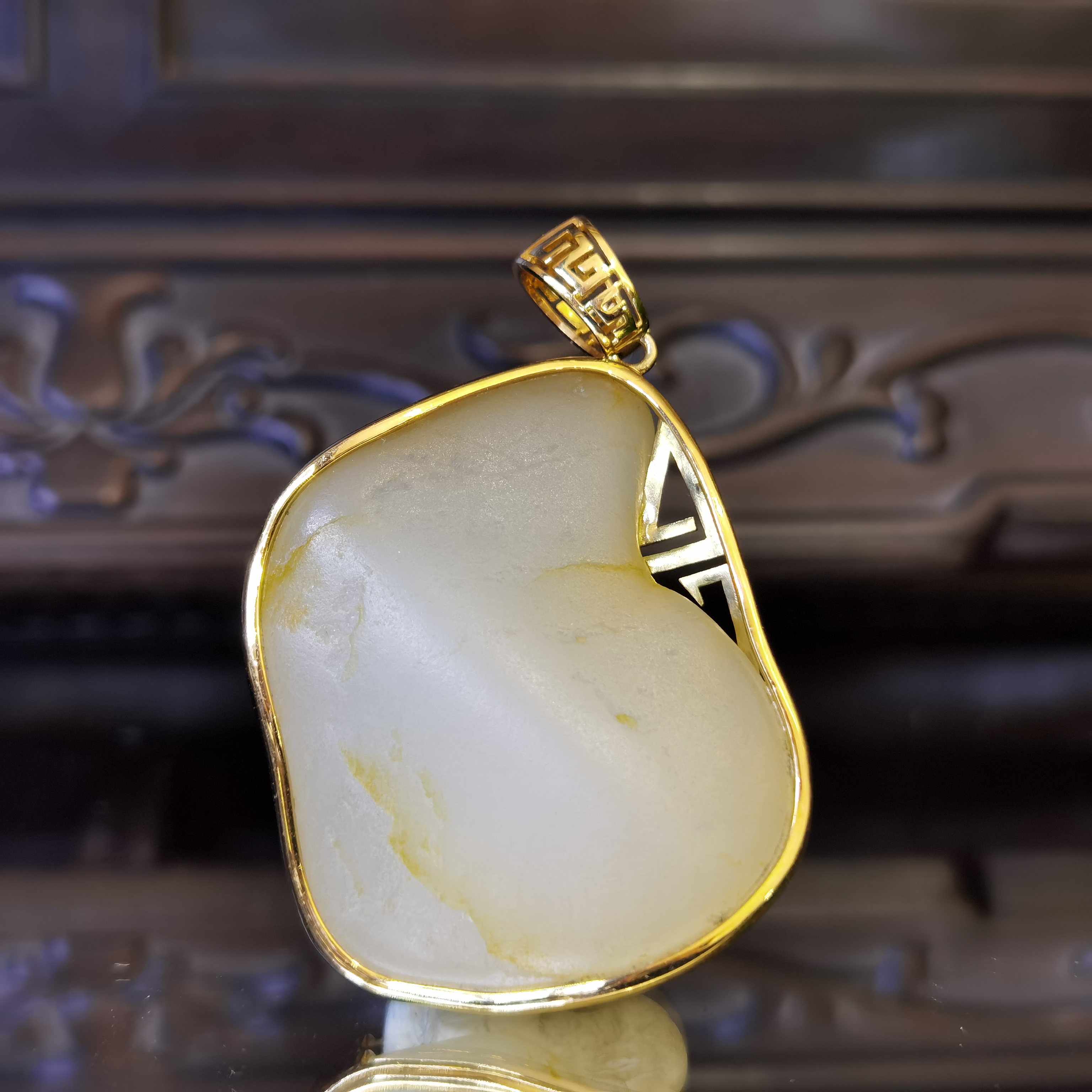 和田玉镯子一般多少钱,和田玉多少钱一克手串