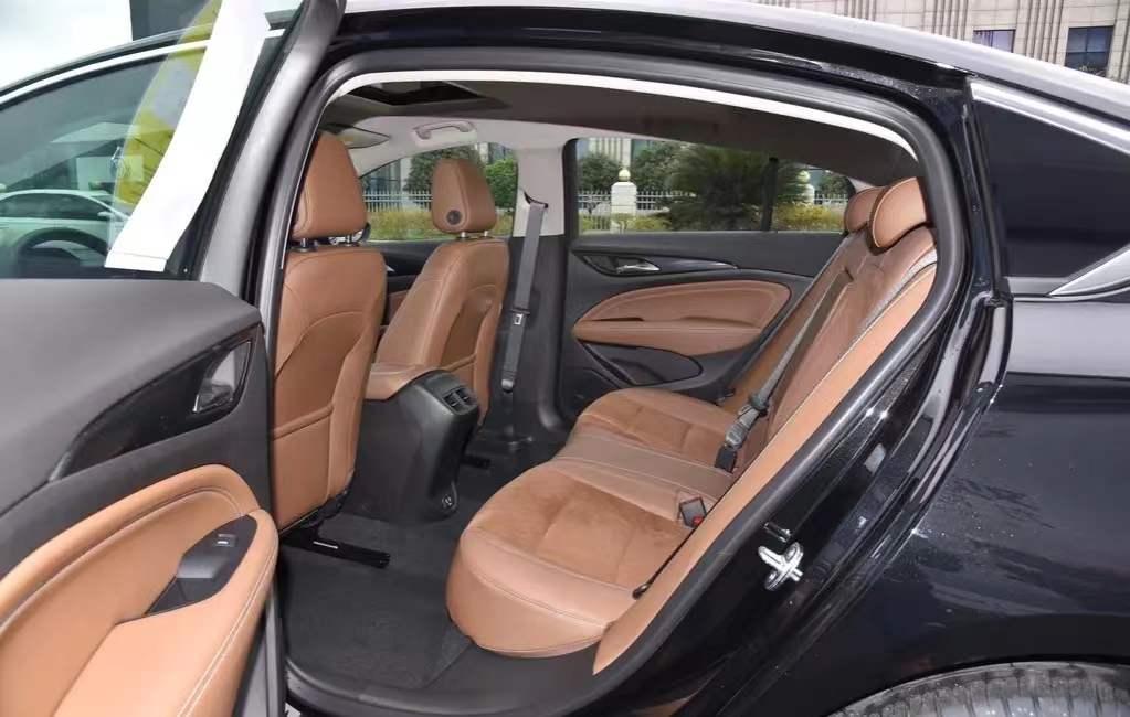 别克君威为啥这么便宜,别克君威和凡尔赛哪个值得买