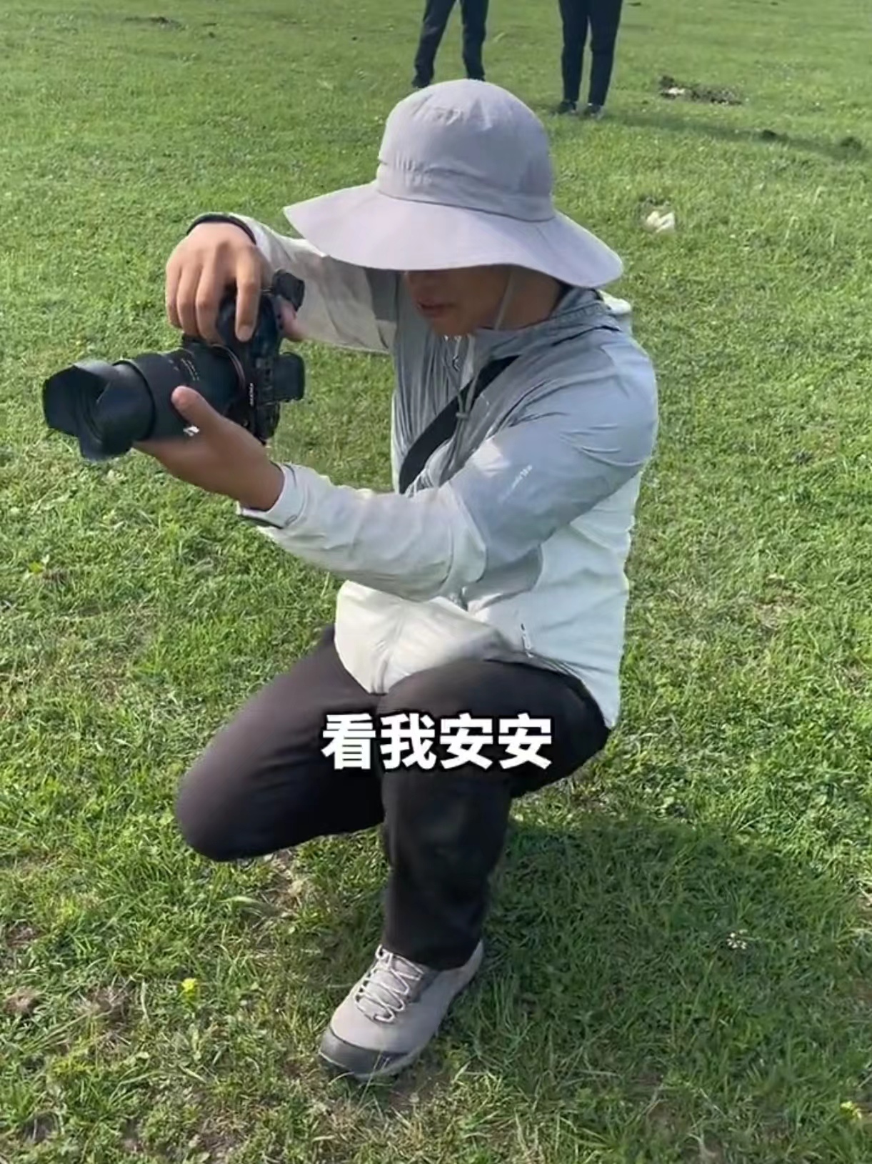 祁秦新疆导游原视频,祁秦新疆导游的独特品质