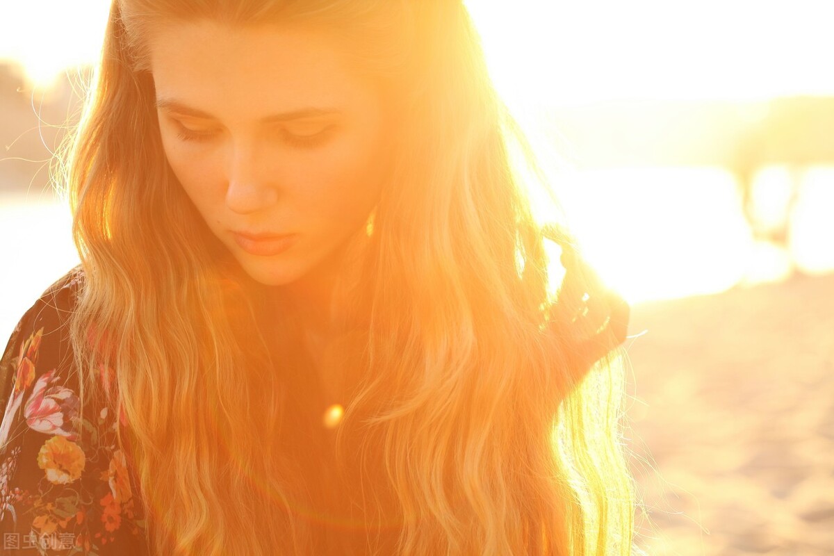 女家长在幼儿园群里发了一条消息,家长在幼儿园群里发的信息