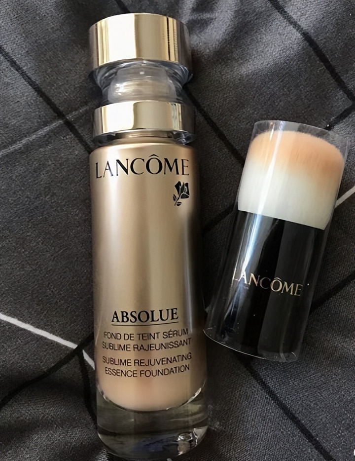 完美的底妆就是进阶美女的重要之路，粉底液大测评