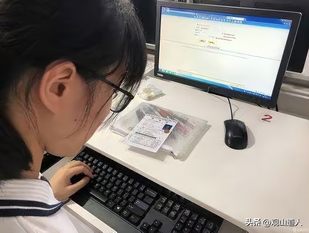 曹晓洁考的哪个学校,最牛专科生曹晓洁