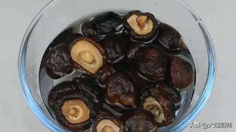 怎样泡干香菇又快又好妙招大全,干香菇泡发的正确方法不用小苏打