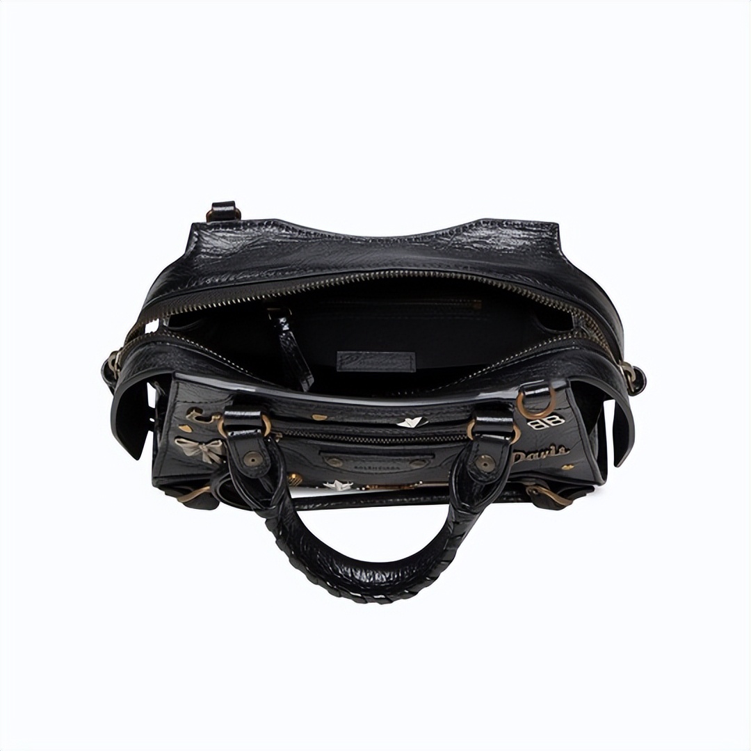 balenciaga粉色蝴蝶结包,balenciaga包包什么档次