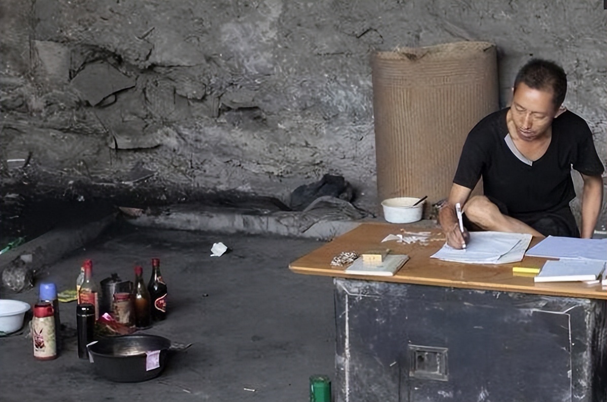 男子研究彩票三年,农村男子研究彩票多年连中500万