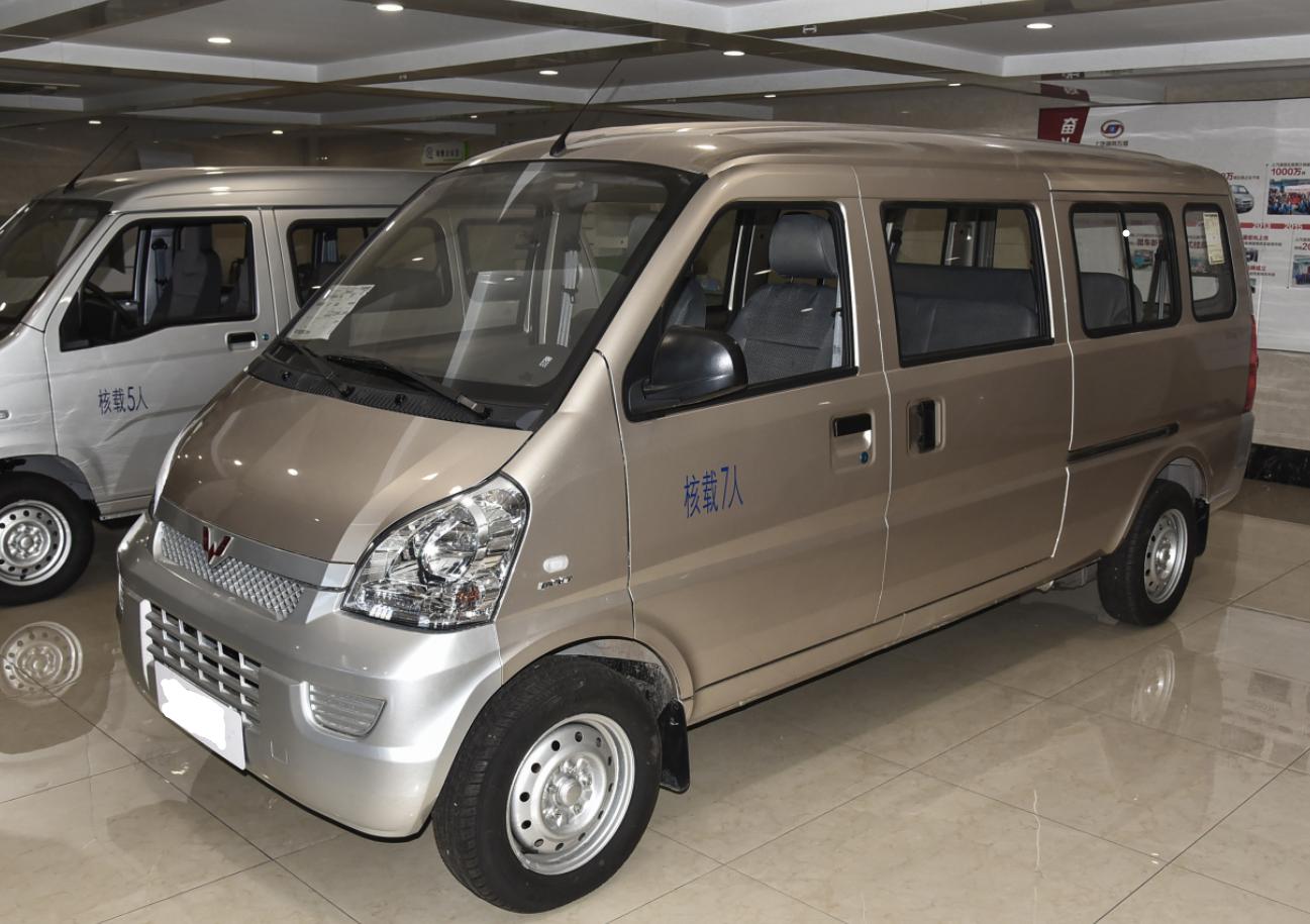 五菱荣光品牌型号是多少,五菱荣光算什么车型