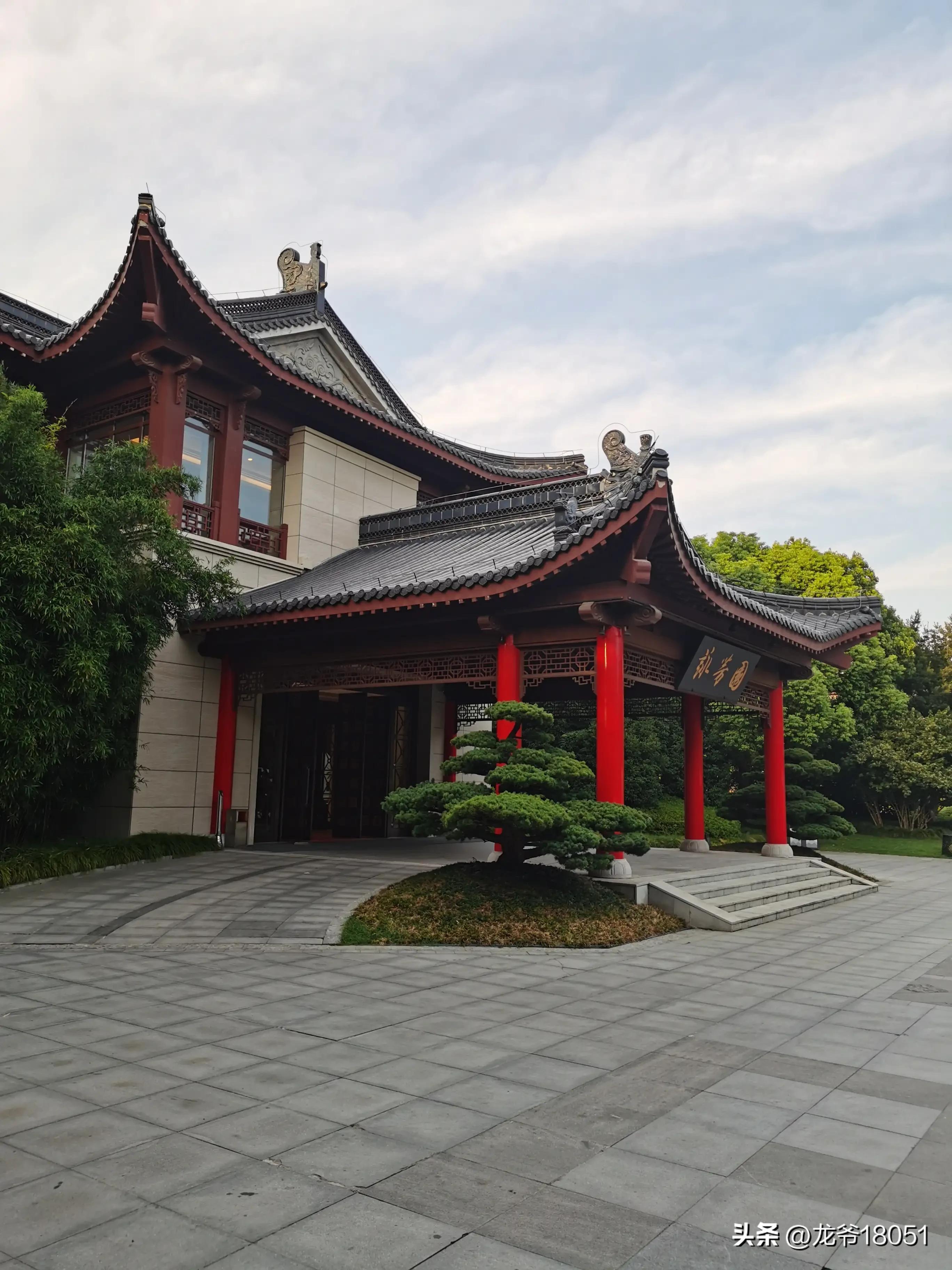 扬州瘦西湖钓鱼台美句,扬州瘦西湖钓鱼台宛如镜中游