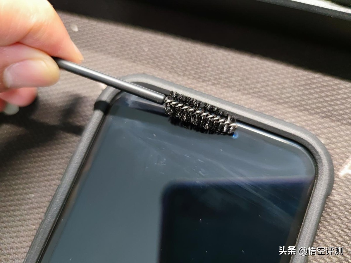 差点被骗1000元！iPhone听筒进水之后：如何几元钱自己修好？