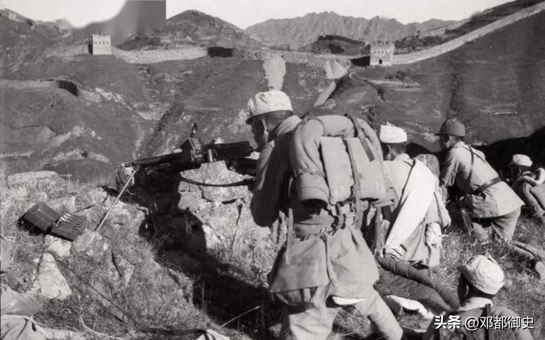 日军当着国军的面杀俘虏,日军侵华兽行